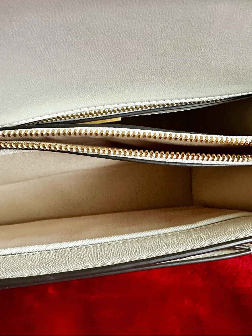 Tory Burch Robinson Convertible Leather Shoulder Bag in New Cream Color